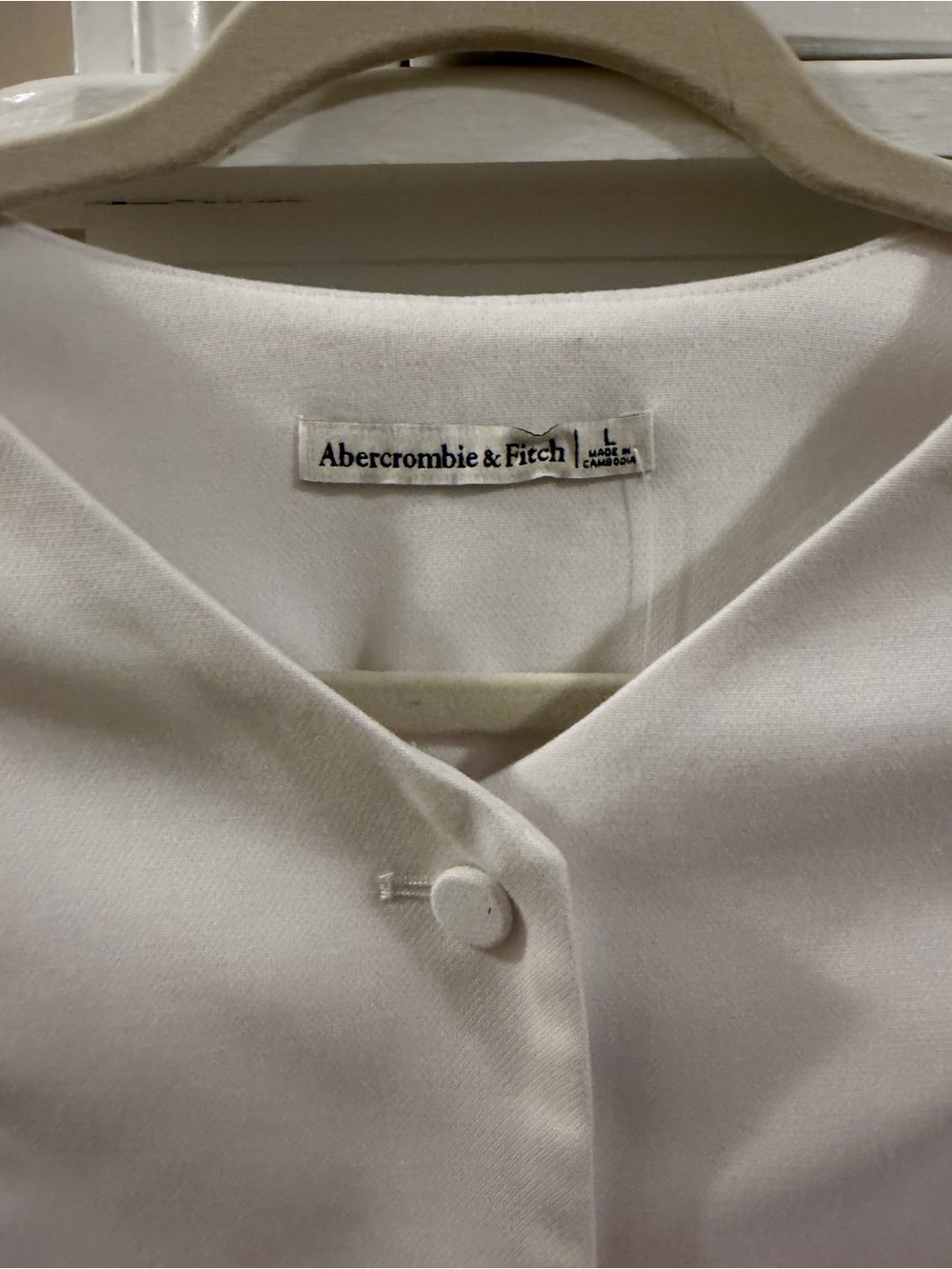 Abercrombie & Fitch Tailored White Short-Sleeve Button Down Vest - Picture 3 of 8